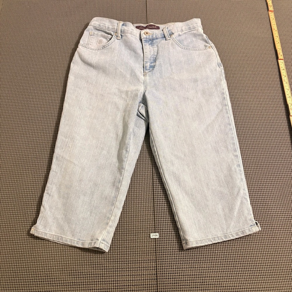 Gloria Vanderbilt Womens Light Wash Embroidered Denim Capri Jeans Size 6